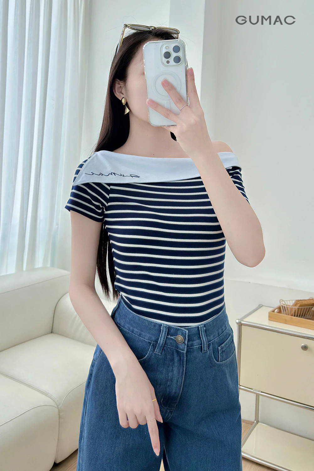 Áo Thun Nữ GUMAC Form Regular Tay Ngắn Trễ Vai Thanh Lịch Hiện Đại LAF0815