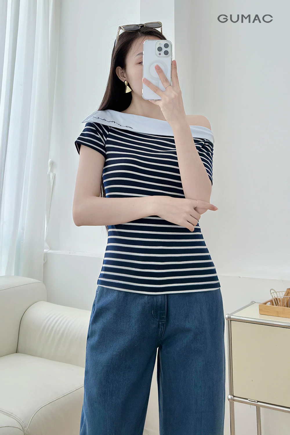 Áo Thun Nữ GUMAC Form Regular Tay Ngắn Trễ Vai Thanh Lịch Hiện Đại LAF0815