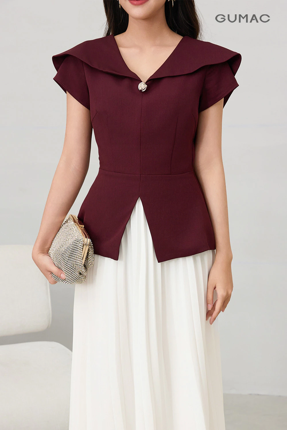 Áo Peplum GUMAC Tay Ngắn Cổ V Rộng Có Bản Vai Cách Điệu Dây Cột Phía Sau AG07008