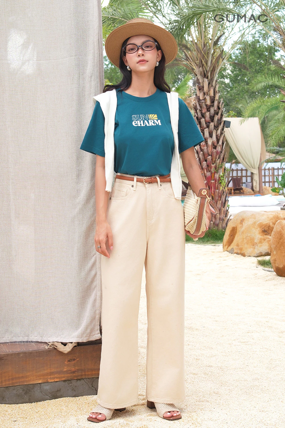 Áo thun nữ GUMAC cổ tròn in art chữ kim tuyến màu cam - xanh thun cotton dày dặn  ATF04017