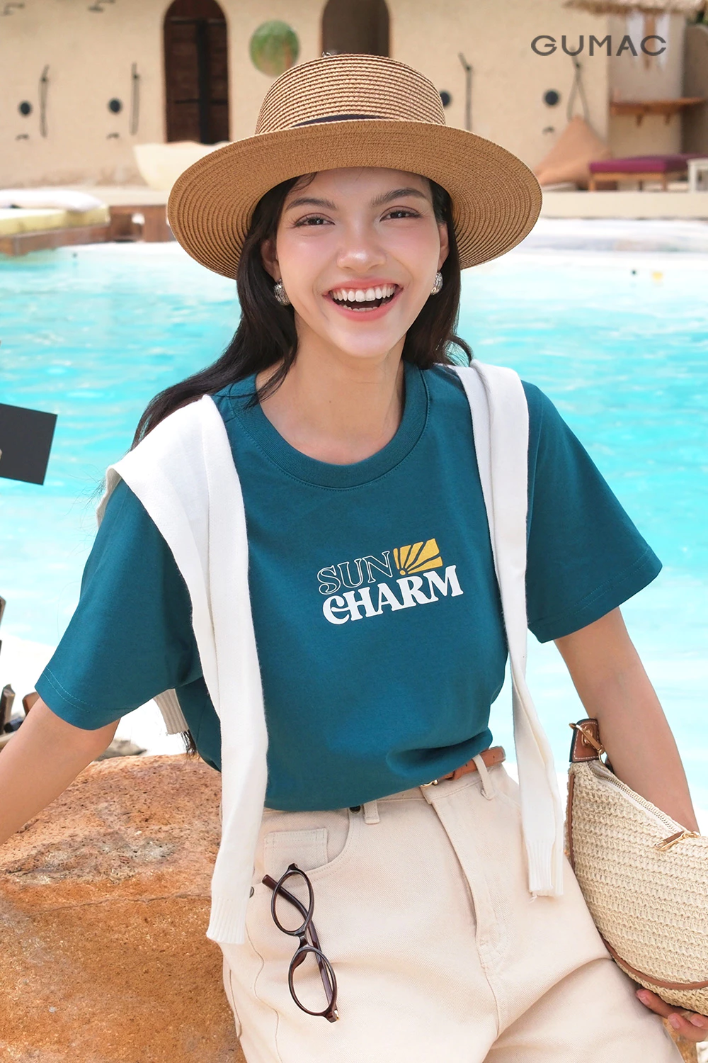 Áo thun nữ GUMAC cổ tròn in art chữ kim tuyến màu cam - xanh thun cotton dày dặn  ATF04017